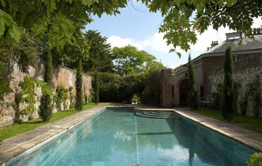 Swimming pool construction build restoration